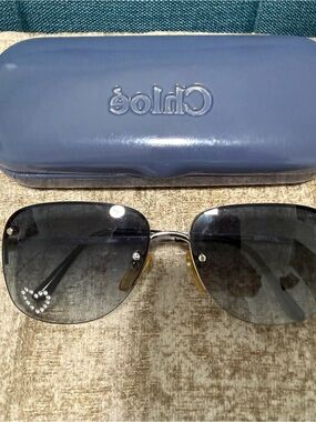 Chloe Rimless Aviator Sunglasses in Black Gradient with Silver Temples